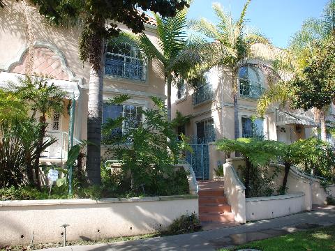 215-217 S. Doheny Dr.Beverly Hills,&nbsp;CA&nbsp;90211